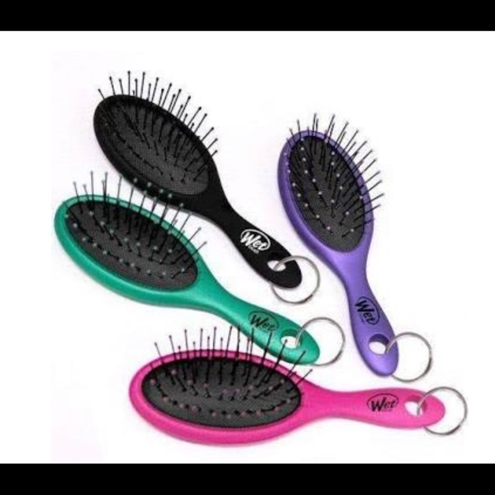 NWT The Wet Brush Limited Edition Key-Chain! 👑
